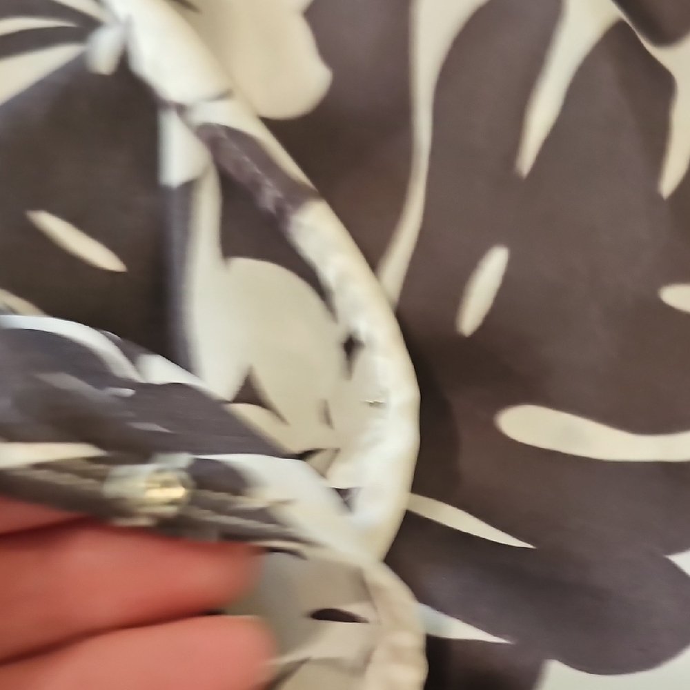 Floral Wrap Top - Black and White - Picture 8 of 11